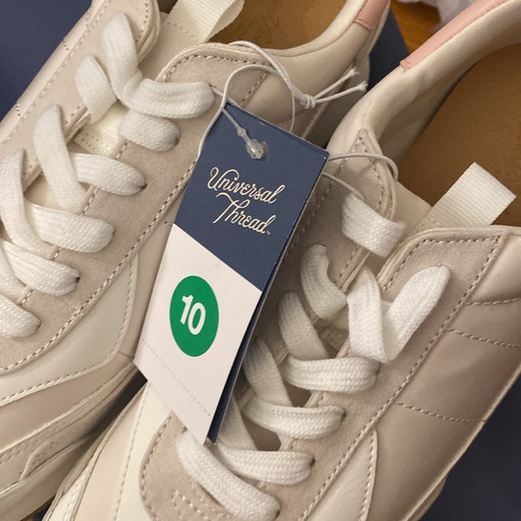 BNIB Courtney sneakers size 10 white/cream/pink vintage look - Picture 3 of 5